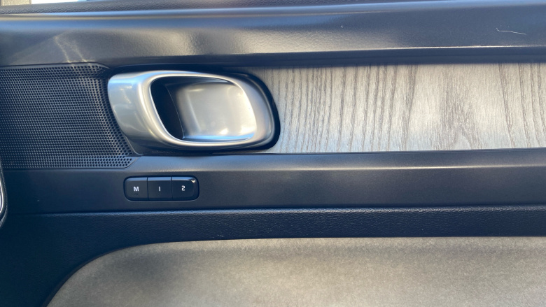 Volvo Xc40 2.0 B4P Inscription Pro 5dr Auto Petrol Estate